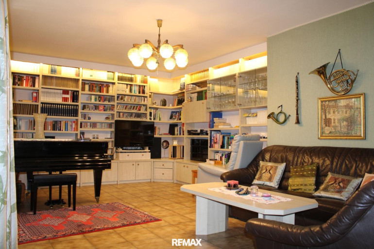Haus - 2102, Bisamberg - "8 Zimmer und viel mehr!"