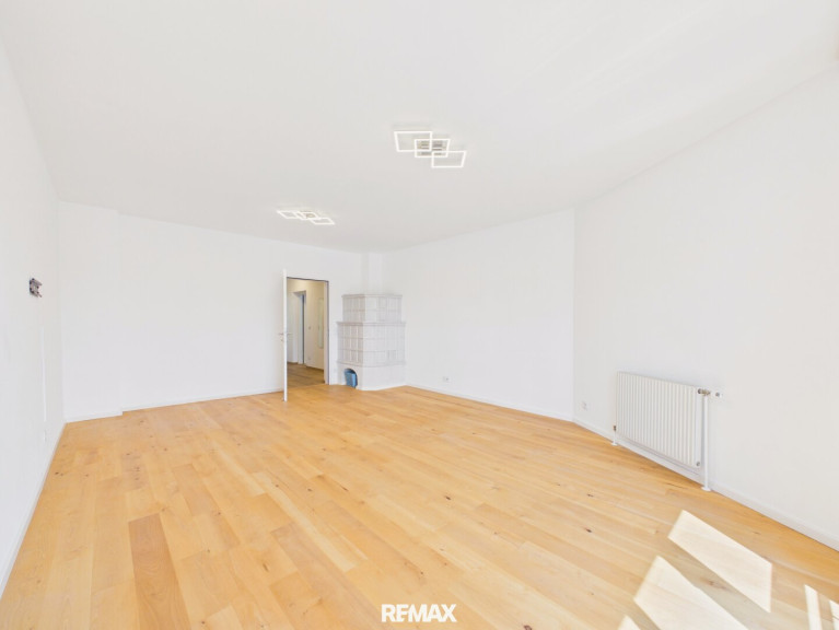 Wohnung - 2460, Bruck an der Leitha - Modernisierte 2-Zimmer-Wohnung mit Tiefgaragenplatz – sofort verfügbar