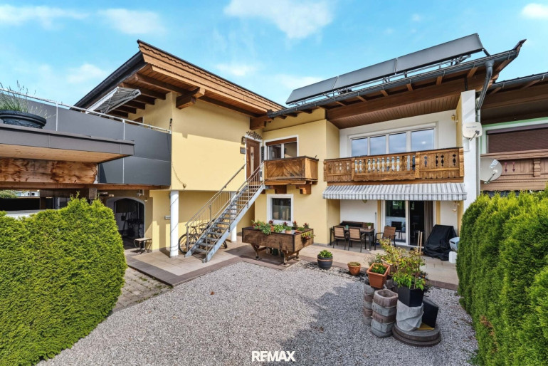 Haus - 6345, Kössen - Zwei Wohneinheiten, ein Zuhause – vielseitiges Haus für Familie und Generationen