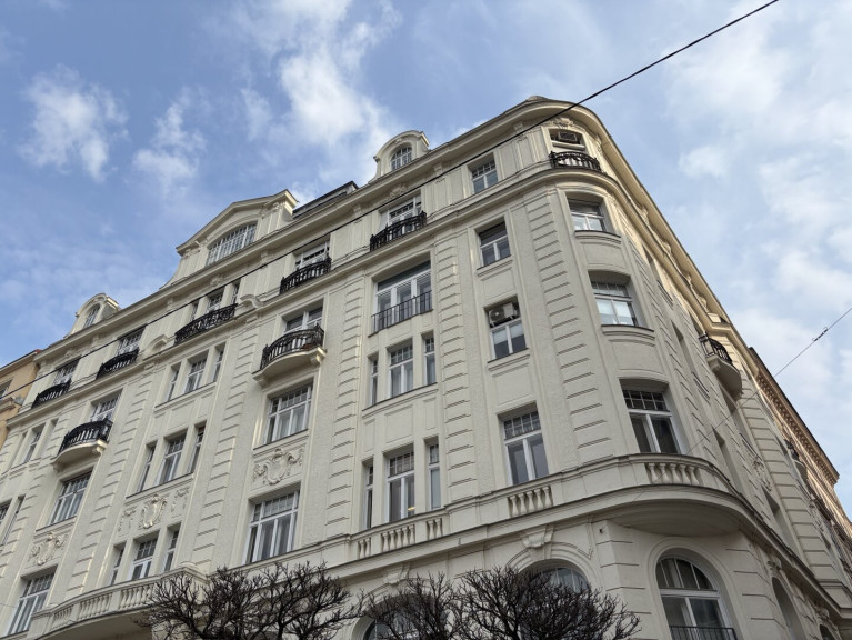 Wohnung - 1010, Wien - 1010 - Toplage am Rudolfsplatz: "4-Zimmer-Altbaujuwel mit zwei kleinen Balkonen - ERSTBEZUG NACH GENERALSANIERUNG"