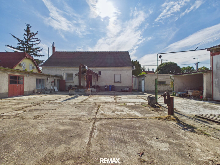 Haus - 9200, Mosonmagyaróvár - Ehemaliger Steinmetzbetrieb mit Wohnhaus in Mosonmagyaróvár (Ungarn) – ideal für Wohnen, Gewerbe oder Bauträger