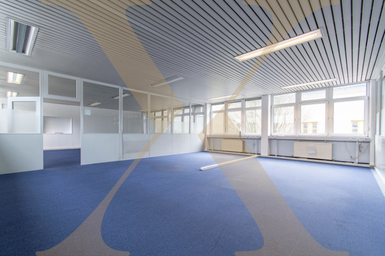 Büro / Praxis - 4020, Linz - Günstige, großzügige Bürofläche in Linz zu vermieten!