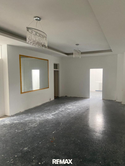 Halle / Lager / Produktion - 5400, Hallein - Vielseitig nutzbare Gewerbeimmobilie  / Verkaufslokal in frequentierter Lage zu kaufen