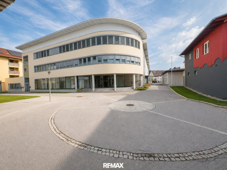 Büro / Praxis - 8680, Mürzzuschlag - Vielseitige Immobilie in Mürzzuschlags Zentrum – Ordination, Investment oder Wohnraum