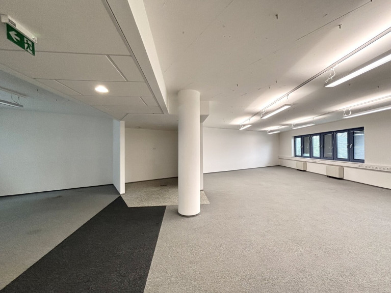 Büro / Praxis - 1150, Wien - 1150! Bürofläche mit optimaler Anbindung Nahe U4/U6/Station Längenfeldgasse!