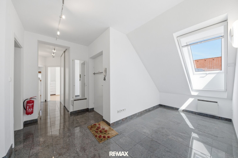 Wohnung - 2020, Hollabrunn - Moderne Wohnung mit Balkon und 2 PKW-Stellplätze: Wohnen in zentraler Lage von Hollabrunn!