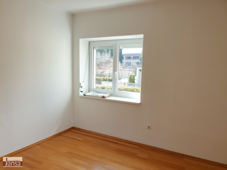 Wohnung - 9500, Villach - Attraktive helle 5 Zimmer Altbauwohnung oder Büro Nähe LKH Villach