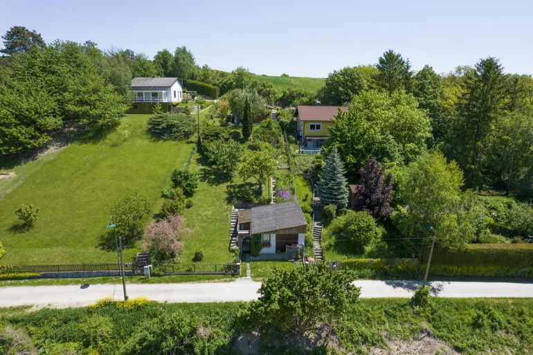 Haus - 2123, Hautzendorf - TRAUMHAFTE AUSSICHT mit unverbaubarer FERNSICHT - SÜD-WESTHANG - mit ALTBESTAND - GERINGE SANIERUNGSARBEITEN!!!