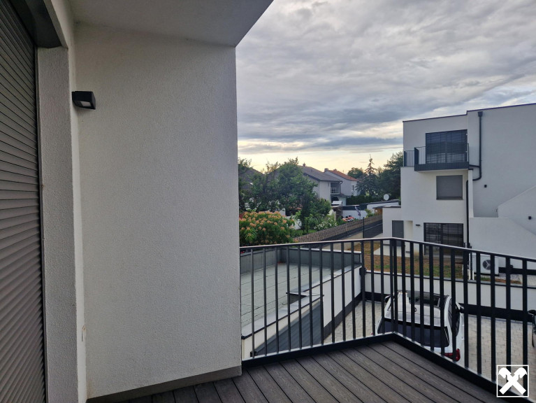 Wohnung - 3430, Tulln an der Donau - EINMALIGE CHANCE: TRAUMHAFTE DACHGESCHOSSWOHNUNG MIT HERRLICHER LOGGIA & BALKON IN BEGEHRTER WOHNLAGE IM ERSTBEZUG MIT MÖGLICHKEIT AUF TIEFGARAGENPARKPLATZ