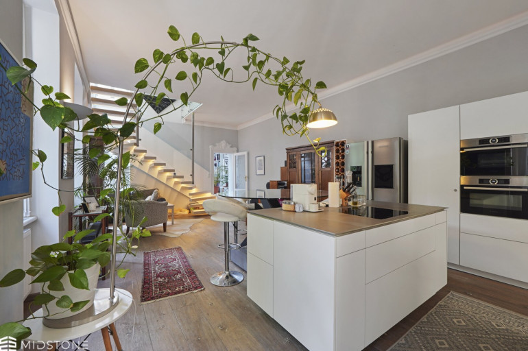 Wohnung - 1160, Wien - Großzügige 5-Zimmer-Maisonette mit Wintergarten, Terrasse, eigener Garage und vielseitigem Hobbyraum in Wien