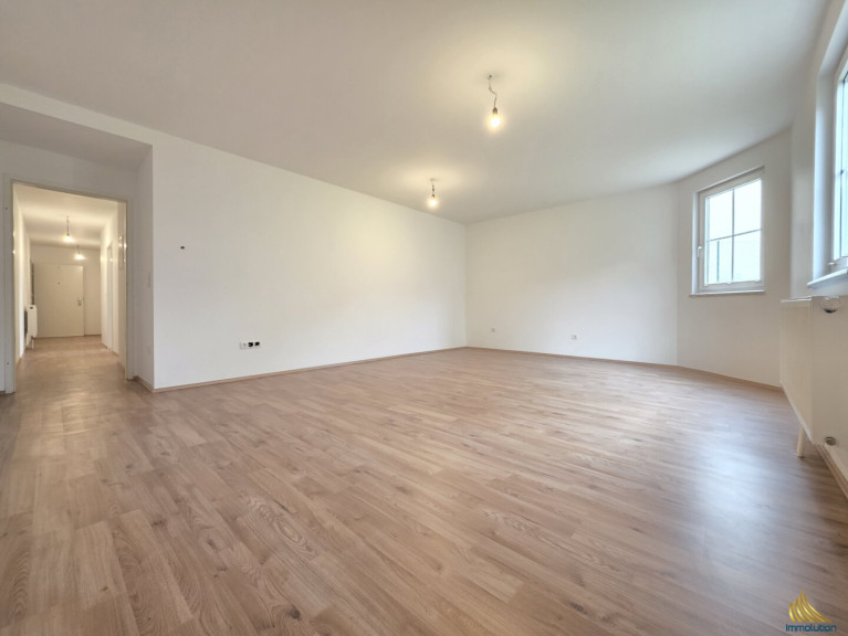 Büro / Praxis - 2483, Weigelsdorf - 2 kernsanierte Büros mit Gemeinschaftsgarten - KFZ Stellplatz - 5 Zimmer - 2 Küchen - 2 WCs - 2 Bäder - Kellerabteil