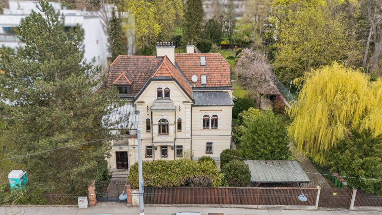 Haus - 1140, Wien - Großzügiges Mehrfamilienhaus mit 3 Wohneinheiten und parkähnlichem Grundstück