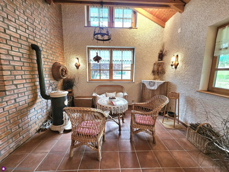 Haus - 2732, Hettmannsdorf - Extravagantes Familienidyll auf großzügigem Grundstück