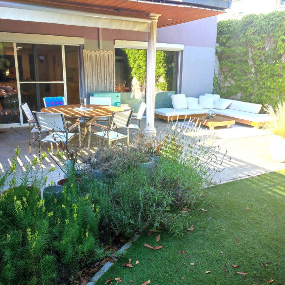 Wohnung - 2500, Baden - Exquisites Wohnen mit großzügiger Sonnen-Terrasse und Schwimmbiotop