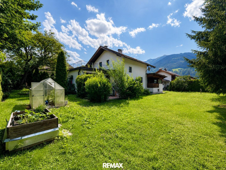 Haus - 6134, Vomp - Grundstück mit Perspektive – 1.109 m² in attraktiver Wohnlage von Vomp