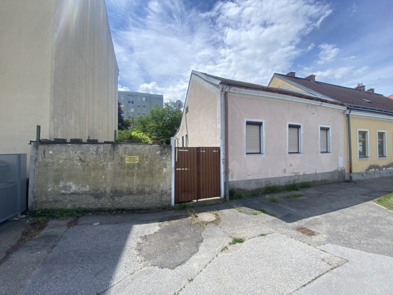 Haus - 2460, Bruckneudorf - Bauträger-Hit: Abrisshaus auf Grundstück mit großem Entwicklungspotenzial