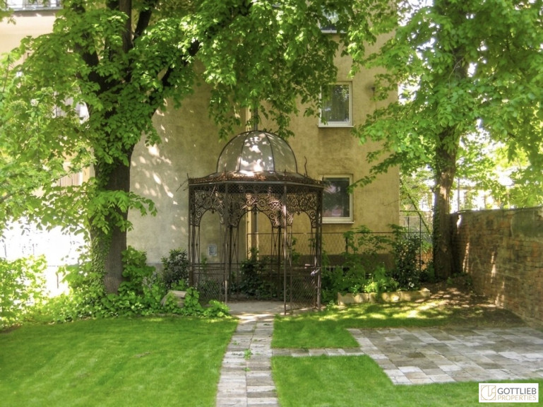 Büro / Praxis - 1080, Wien - Unbefristet und Bestlage nahe Hamerlingplatz! Liebevoll saniertes 2-Zimmer-Altbau-Büro mit Gartennutzung