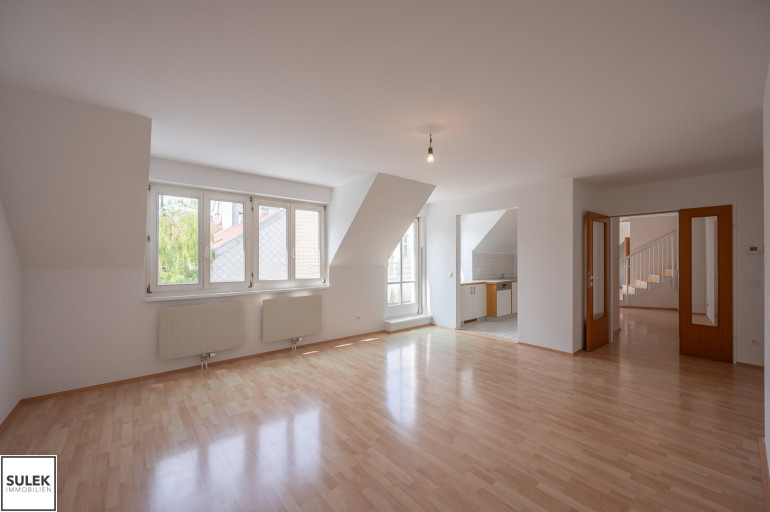 Wohnung - 1180, Wien - ** Top gepflegte 4 Zimmer Dachgeschoss Wohnung mit Alleinutzung 3er hofseitigen Terrassen - Maisonette Wohnung - Nähe Bahnhof Gersthof ** ab sofort **
