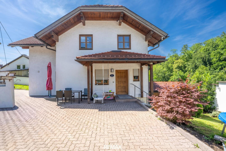 Haus - , keine Angabe - Wohnen am Fuße des Gaisbergs - Mehrfamilienhaus mit großzügigem Platzangebot in Salzburg