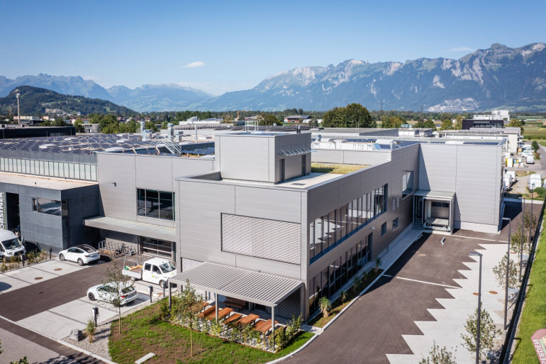 Büro / Praxis - 6800, Feldkirch - Moderne möblierte Bürofläche 220 m² - nachhaltiger Gewerbebau R2 - Industriepark Runa in Feldkirch-Altenstadt