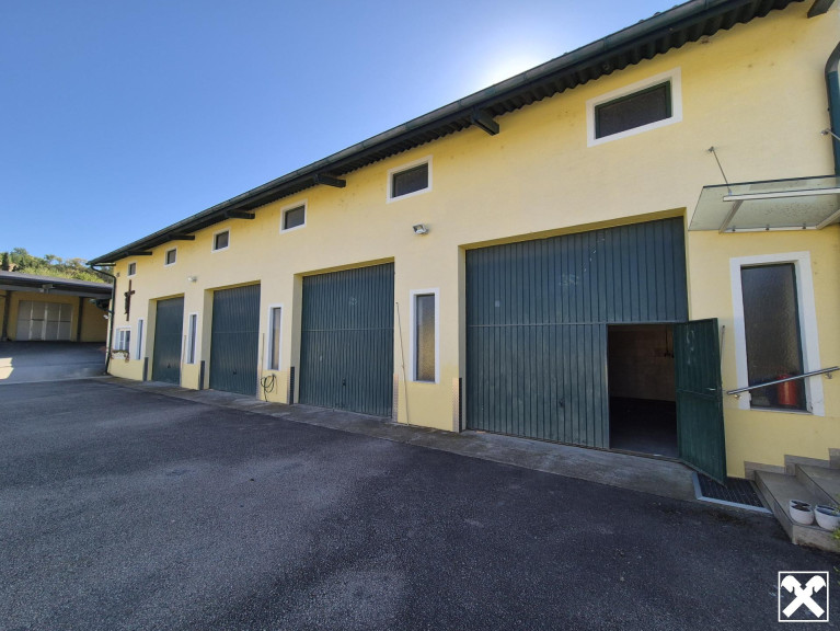 Land und Forstwirtschaft - 2013, Bergau - HALLE MIT 4 GARAGENBOXEN