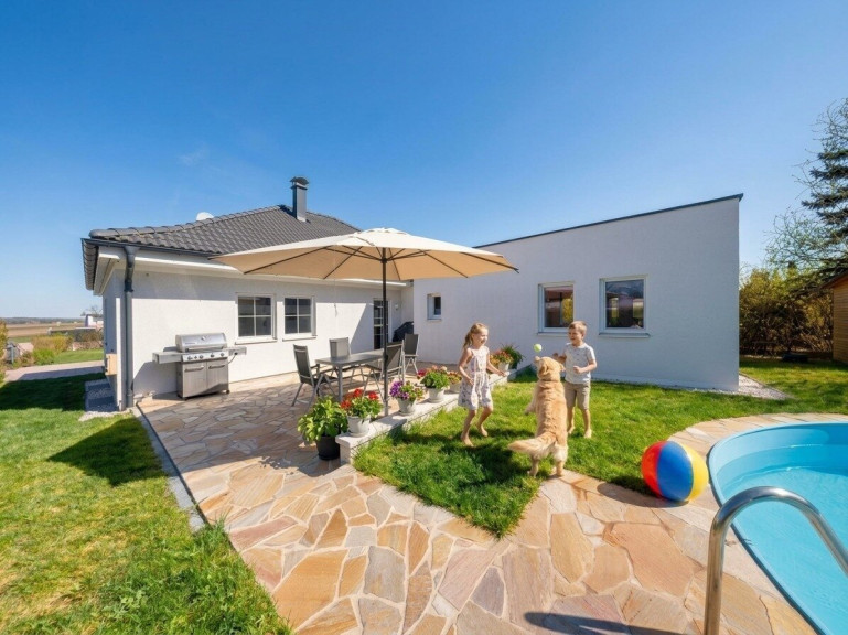 Haus - 3482, Stettenhof - Fels am Wagram/Stettenhof: Bungalow mit riesigem Keller und grooooßem Garten! Ca. 38 Min. von Wien!