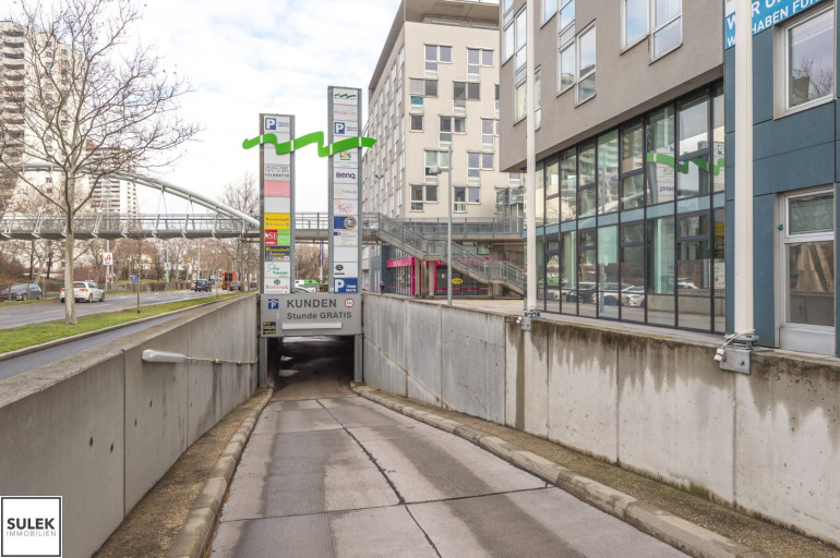 Immobilie - 1230, Wien - Tiefgaragen-Stellplatz in der Anton-Baumgartner-Straße 125