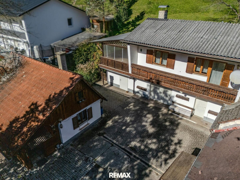 Haus - 8111, Judendorf - Hausensemble auf großem Grundstück nahe Graz – 4.680 m² Gesamtfläche und Entwicklungsperspektive