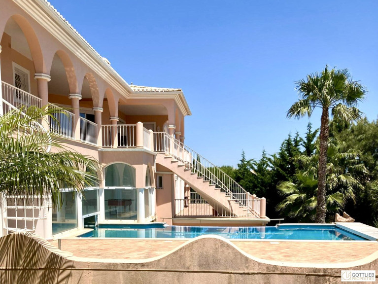 Haus - 8600, Luz - Uneinsehbare Villa mit Terrassen und großem Garten, Swimmingpool und Meerblick