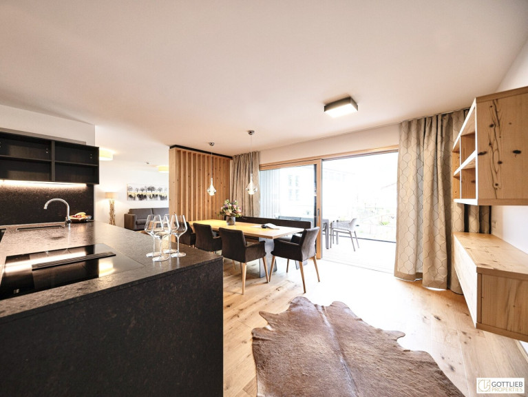 Wohnung - 5700, Zell am See - Bestlage Pinzgau mit ca. 5% Rendite! Sonniges 5-Zimmer-Penthouse mit Loggia sowie beheiztem Aussenpool