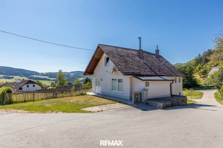 Haus - 4160, Schindlau - Saniertes Wohnambiente trifft auf unverbaubaren Ausblick – Einfamilienhaus in Schindlau