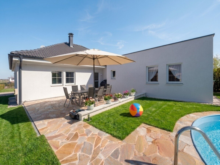 Haus - 3482, Stettenhof - Fels am Wagram/Stettenhof: Bungalow mit 123m² Wohnfläche, großem Keller und 1000m² Eigengrund!