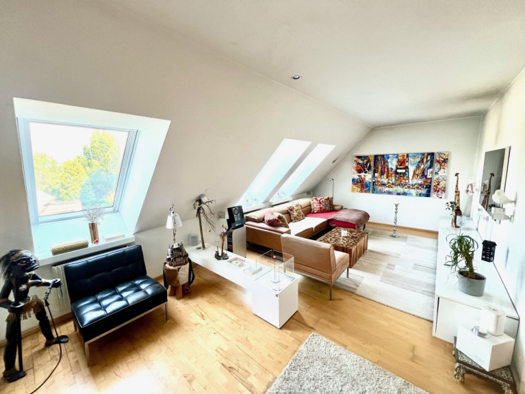 Wohnung - 1220, Wien - Großzügige Maisonettewohnung mit zwei Terrassen in ruhiger Lage des 22. Bezirks
