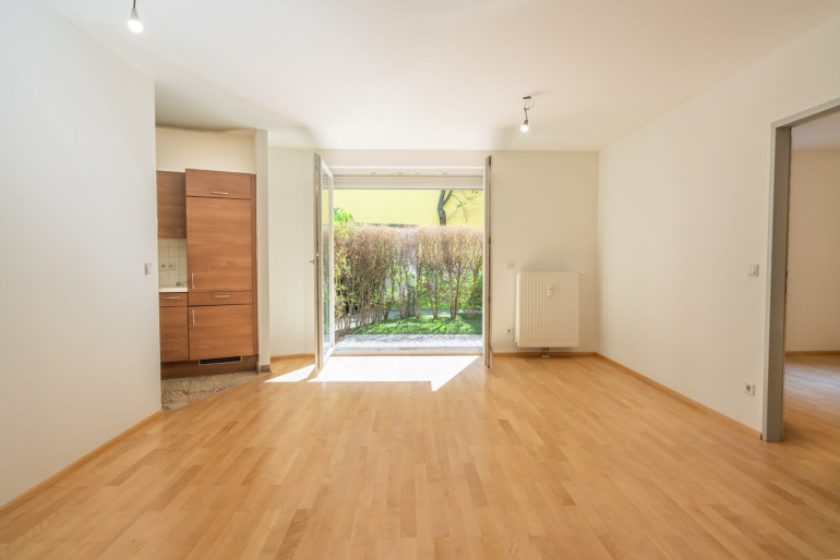 Wohnung - 1120, Wien - FRISCH RENOVIERTER 2 Zimmer GARTENTRAUM in absoluter RUHELAGE direkt an der U4 und U6