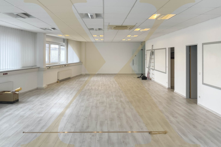 Büro / Praxis - 4060, Leonding - Günstige Bürofläche in zentraler Lage von Leonding zu vermieten! Zwei Monate hauptmietzinsfrei!