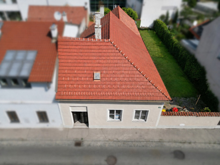 Haus - 3550, Langenlois - Geräumiges Stadthaus im Herzen von Langenlois – viel Platz, Garten & Entwicklungspotenzial