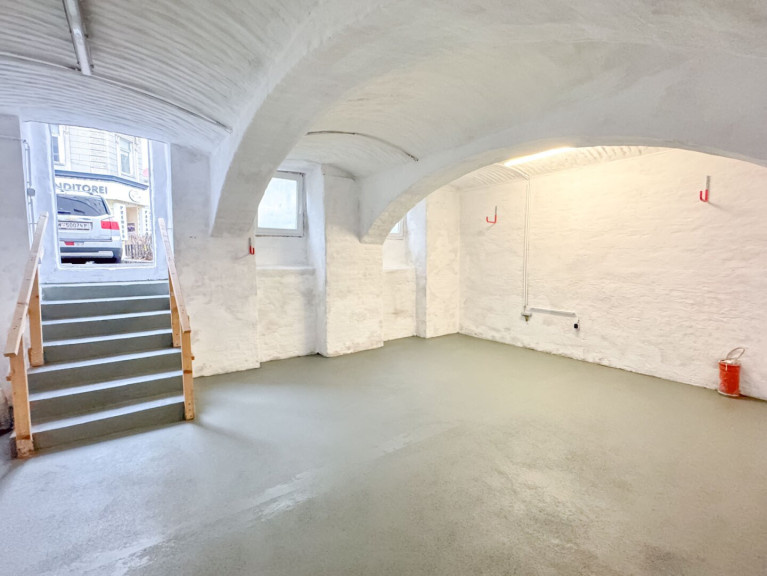 Halle / Lager / Produktion - 1200, Wien - PROVISIONSFREI! Hannovermarkt, Wallensteinstraße Lager / Magazin mit 46,51 m2 Nutzfläche und Strassenzugang zu verkaufen
