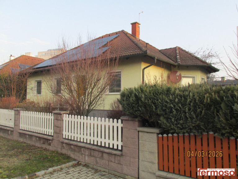Haus - 2261, Mannersdorf an der March - Traumhafter Bungalow vollunterkellert mit Fitness und Kino, perfekt und gepflegt mit wunderbaren Garten