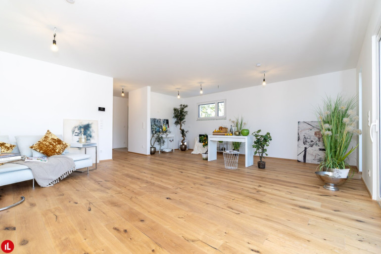 Haus - 2435, Wienerherberg - BESONDERE VARIANTE MIT GROSSEM GARTEN UND STARKEM AUFTRITT