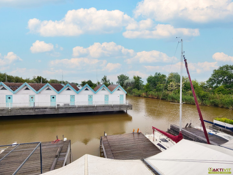 Haus - 7100, Neusiedl am See - Stilvolles Bootshaus mit Anlegestelle direkt am Neusiedler See. - Feriendomizil und Vermietung möglich.