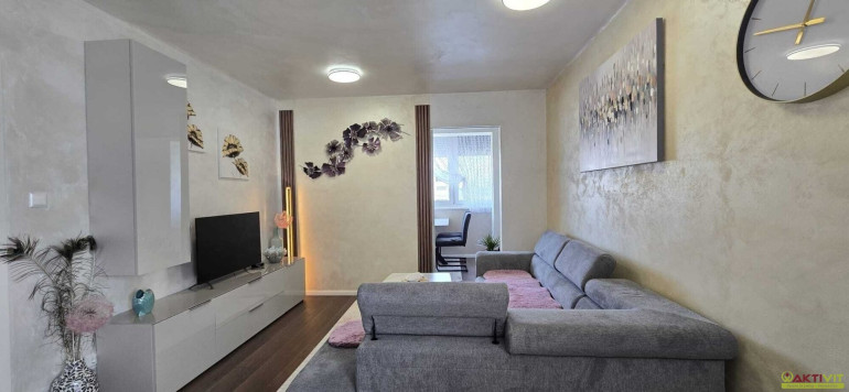 Wohnung - 8053, Graz - Moderne 3-Zi-Wohnung im 8. Stock. - Mit Parkplatz und Fernblick.