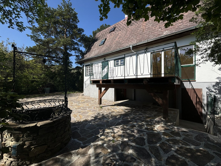 Haus - 2344, Maria Enzersdorf - Charmantes Einfamilienhaus in Maria Enzersdorf: "Großer Garten, herrlicher Burgblick, perfektes Zuhause"