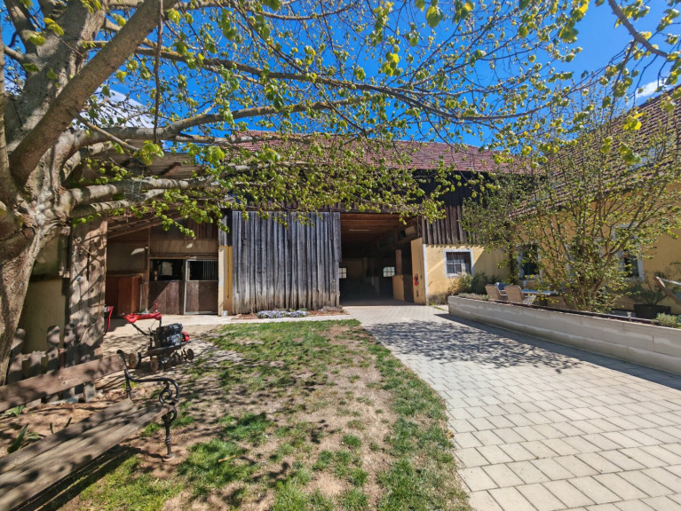 Haus - 3542, Gföhl - Leben im Grünen – Großzügige Liegenschaft mit vielseitigem Nutzungspotenzial