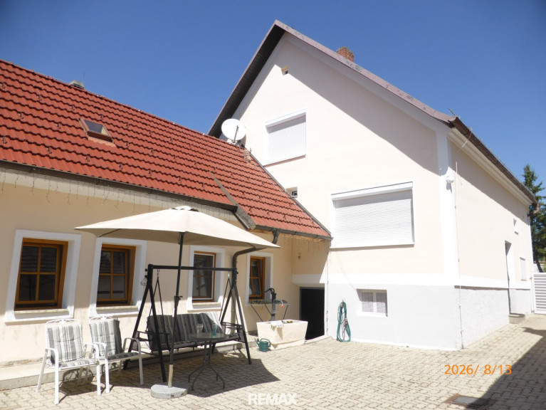 Haus - 7344, Stoob - Vielseitiges Einfamilienhaus mit separater Wohneinheit, großzügigen Nebengebäuden & Pool