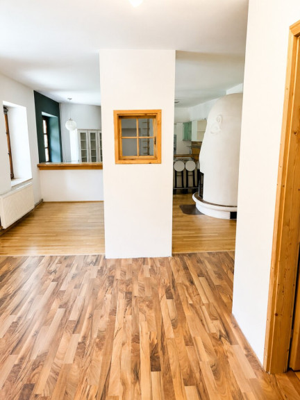 Wohnung - 2620, Neunkirchen - Repräsentative Stadtwohnung in zentraler Lage von Neunkirchen zu vermieten