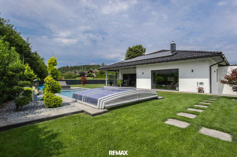 Haus - 9220, Lind ob Velden - Exklusives Wohnen mit Pool, modernster Technik & außergewöhnlichem Ambiente
