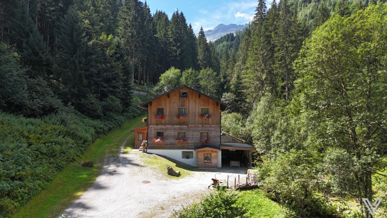 Haus - 5723, Uttendorf - Gepflegtes Wohnhaus in Uttendorf im Stubachtal