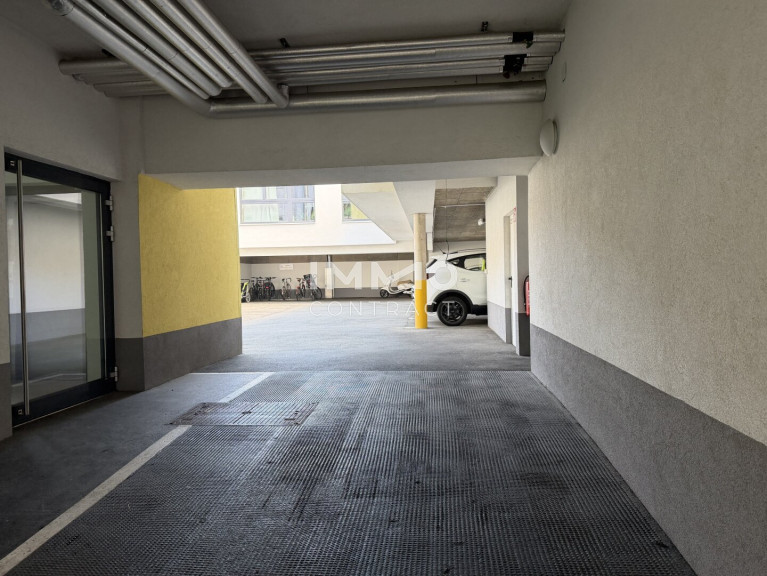Immobilie - 1160, Wien,Ottakring - KFZ-Abstellplätze in der Römergasse 24 – großzügige Zufahrt & komfortables Einparken