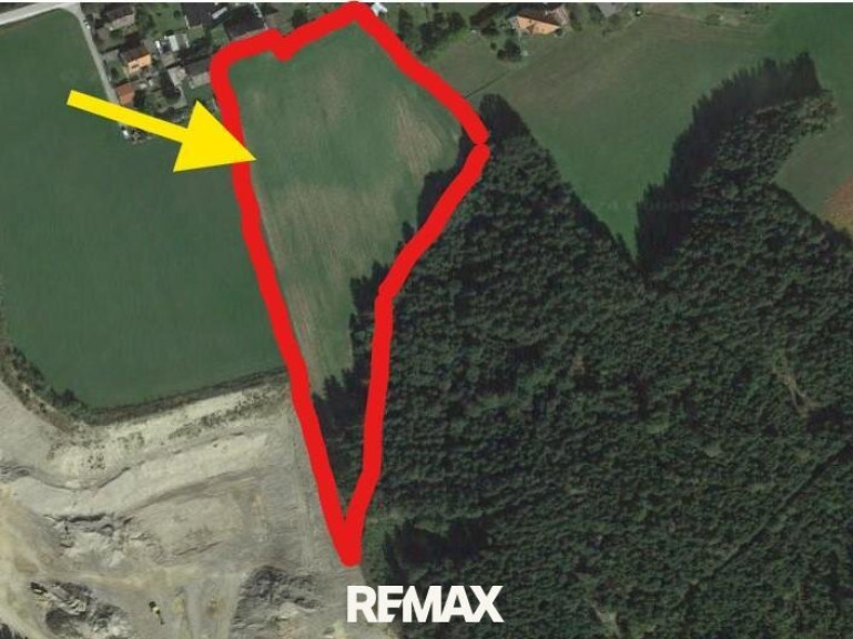 Grundstück - 9300, Mail - Ebene Ackerfläche (teilweise Dorfgebiet) + kleine Waldparzelle