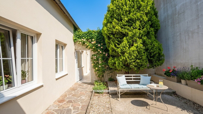 Haus - 2325, Himberg - Sanierungsbedürftiges Zweifamilienhaus auf Eigengrund mit Garten und zwei Stellplätzen am Grundstück in Himberg bei Wien!